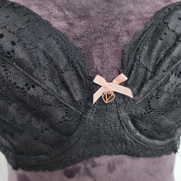 NWT Victoria's Secret Body By Victoria Unlined Demi Bra Black 34D - Picture 2 of 13